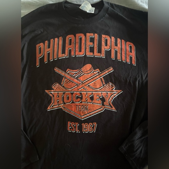 New- Philadelphia Hockey Team Long Sleeve Shirt official licensed merchandise - Picture 1 of 5